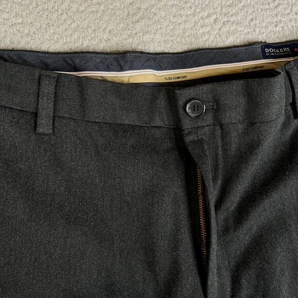 Dockers Signature Khaki Lux Classic Fit Pants Mens 42x32 Flex Comfort Waistband - Picture 4 of 16